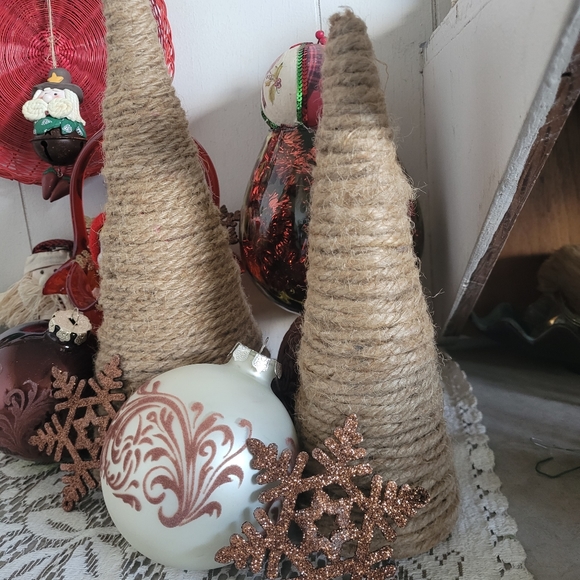 Christmas Tree Jute Twine Set of 2 - Picture 1 of 16